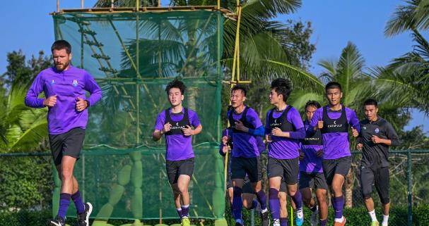 穆雷重返赛场，重返赛场首场状态出色，曼联观众沸腾！引发球迷热议的简单介绍-hth体育