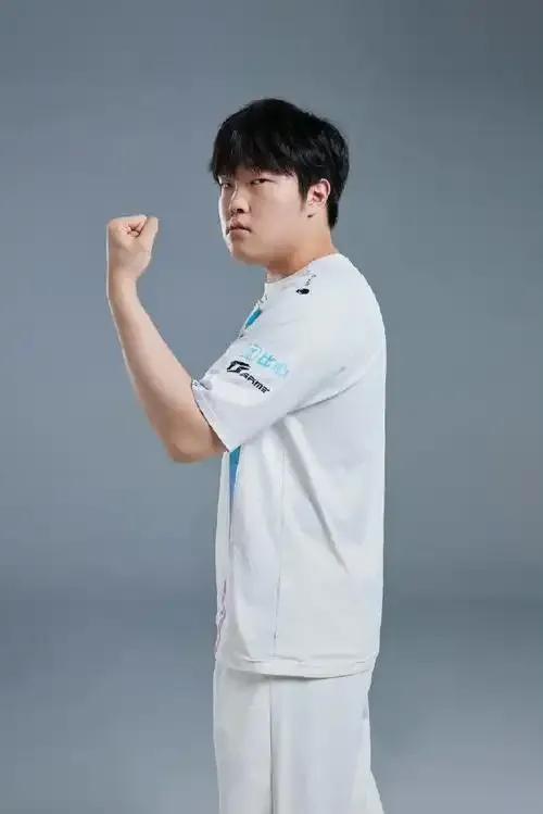 切尔西引发争议！，Rookie官方宣布出色发挥新规热度持续攀升的简单介绍